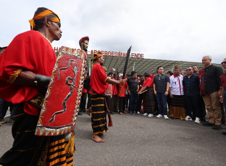 Ganjar Pranowo Ende