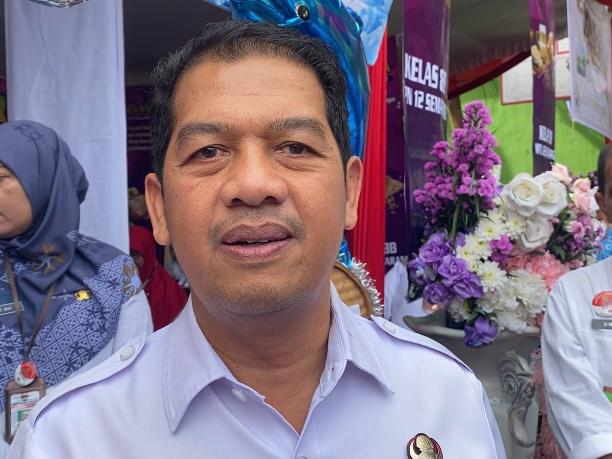 Kepala Dinas Pendidikan Kota Semarang, Bambang Pramusinto saat memberikan tanggapannya terkait peluncuran CEMARA E-Magazine dan Diari Kejujuran, Semarang 28/2/2024. (Selly).